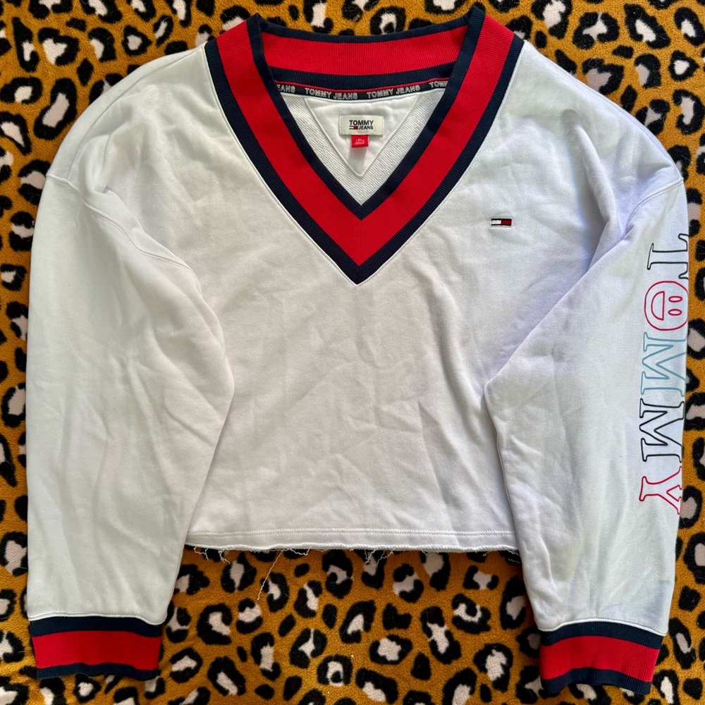 Tommy Hilfiger Cropped Red and Navy V-Neck Sweater